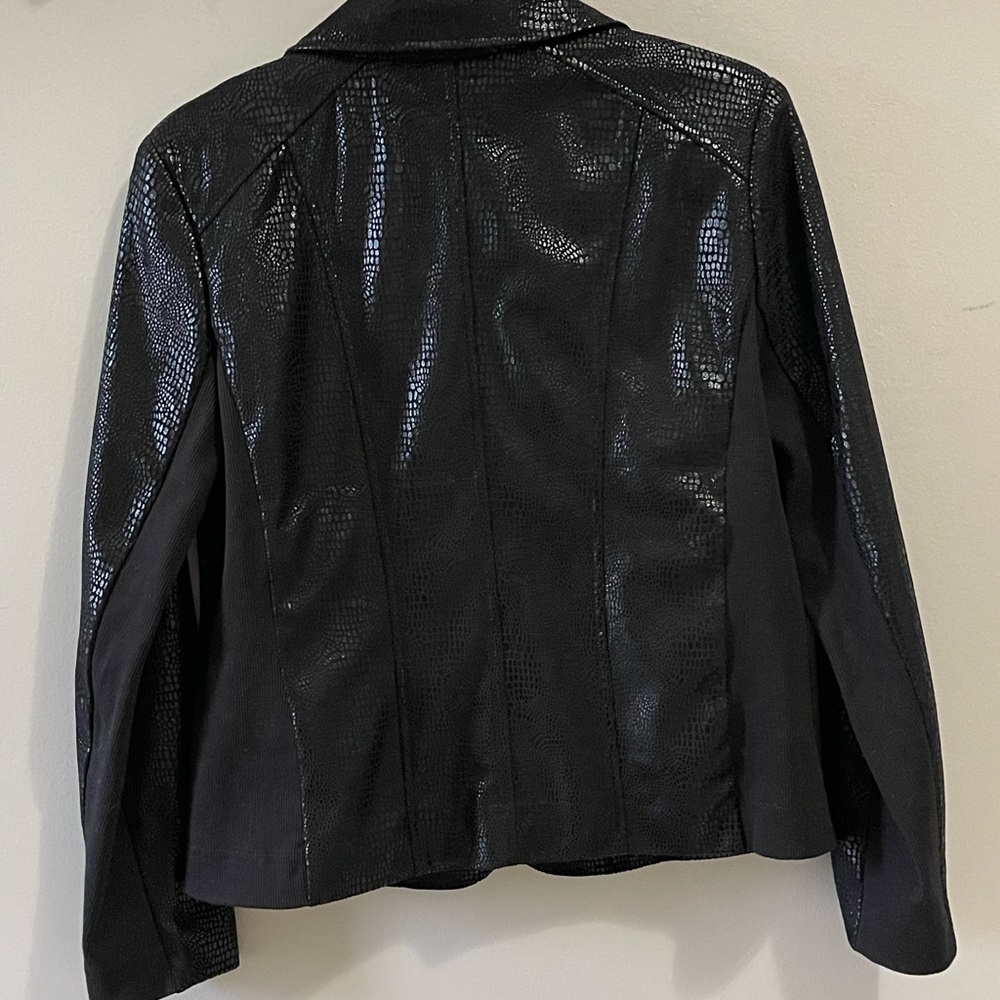 Chico’s snake print black embossed blazer jacket‎ size 1 medium - Picture 4 of 4